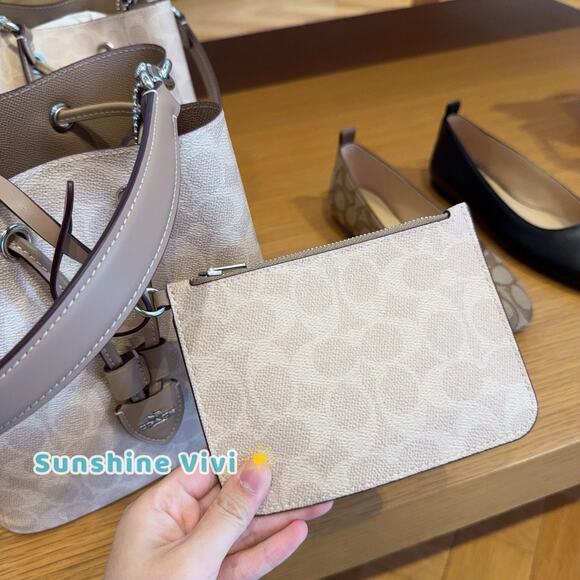 NWT Coach Rowan Bucket Bag In Signature Canvas CBH07 Silver/Sand/Taupe - Picture 2 of 10